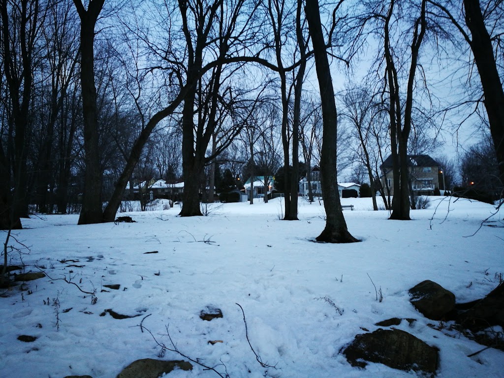 Berge Plage-des-Îles (Fabreville) | Berge Plage-des-Îles, 1015 Rue de Bordeaux, Laval, QC H7P 3Z6, Canada | Phone: (514) 647-8730