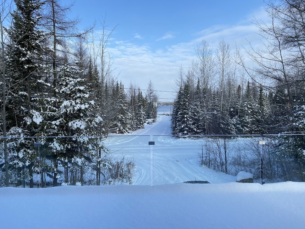 CHALET LE EMLÉ | Domaine de la, Chem. de la Sapinière, Weedon, QC J0B 3J0, Canada | Phone: (819) 460-8808