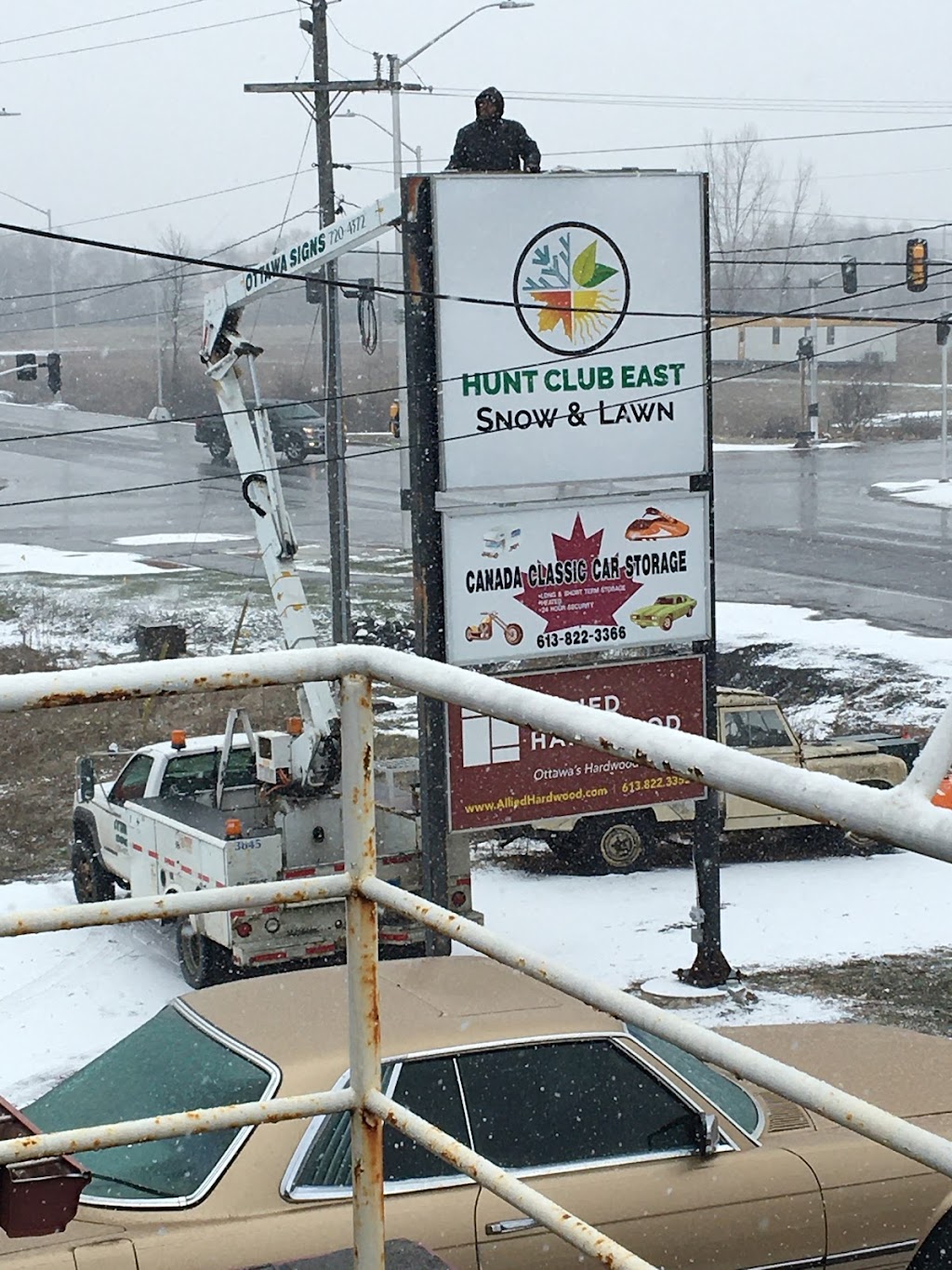 Hunt Club East & Findlay Creek Snow Removal & Lawn Care | 1-4806 Bank St, Gloucester, ON K1X 1G6, Canada | Phone: (613) 249-9713