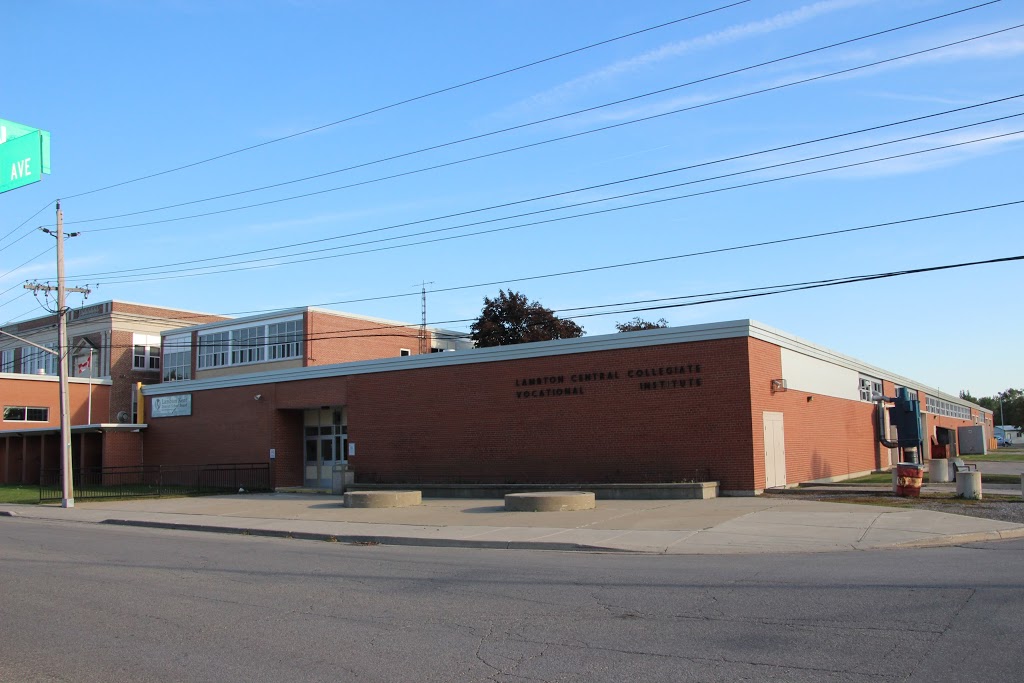 Lambton Central Collegiate & Vocational School | 4141 Dufferin Ave, Petrolia, ON N0N 1R0, Canada | Phone: (519) 882-1910
