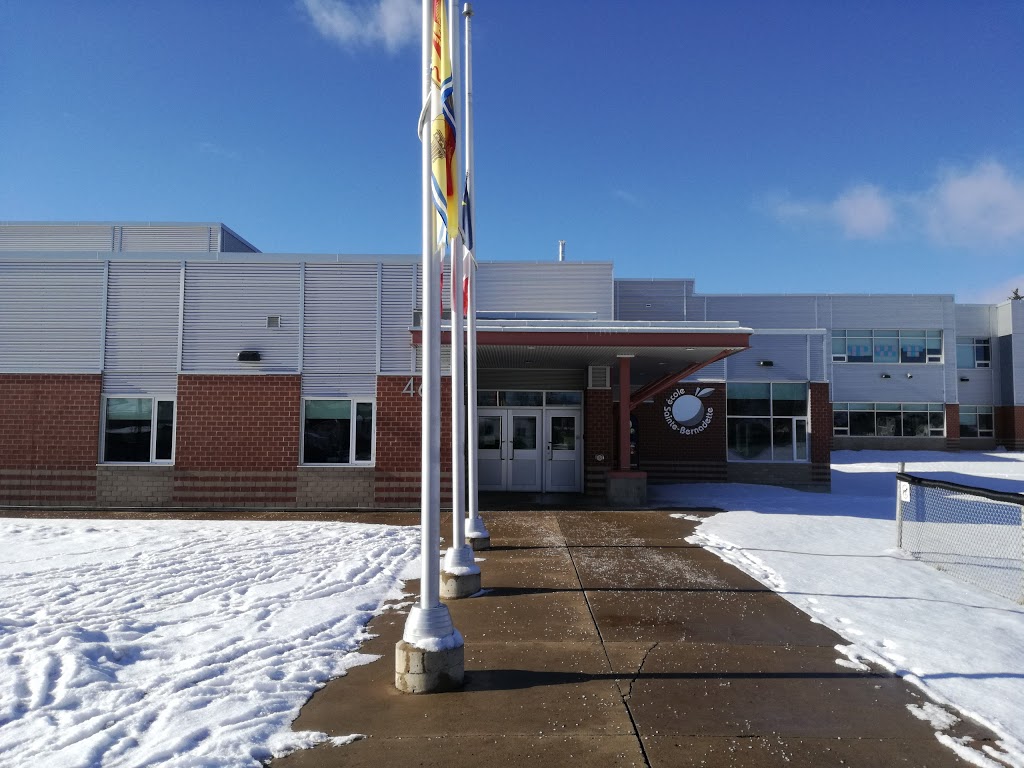 École Sainte-Bernadette | 46 Upton St, Moncton, NB E1E 2Z7, Canada | Phone: (506) 856-2731