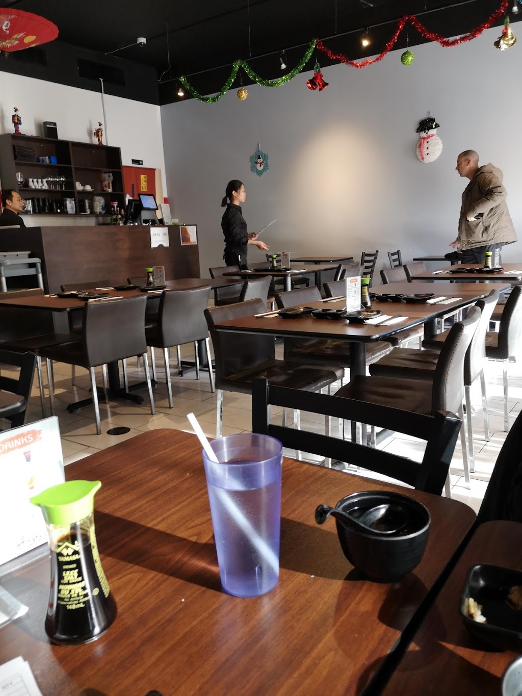 Hinata Sushi & Asian Cuisine | 6 Campbell St, Whitby, ON L1M 1A2, Canada | Phone: (905) 425-8888