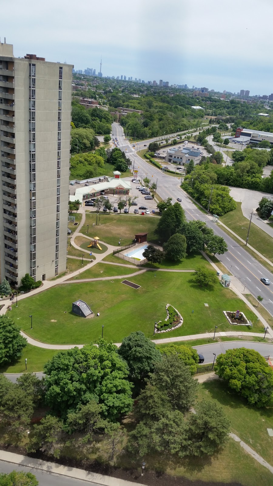 Maple Creek Condominiums | 10 Martha Eaton Way, North York, ON M6M 5B3, Canada | Phone: (416) 247-5302