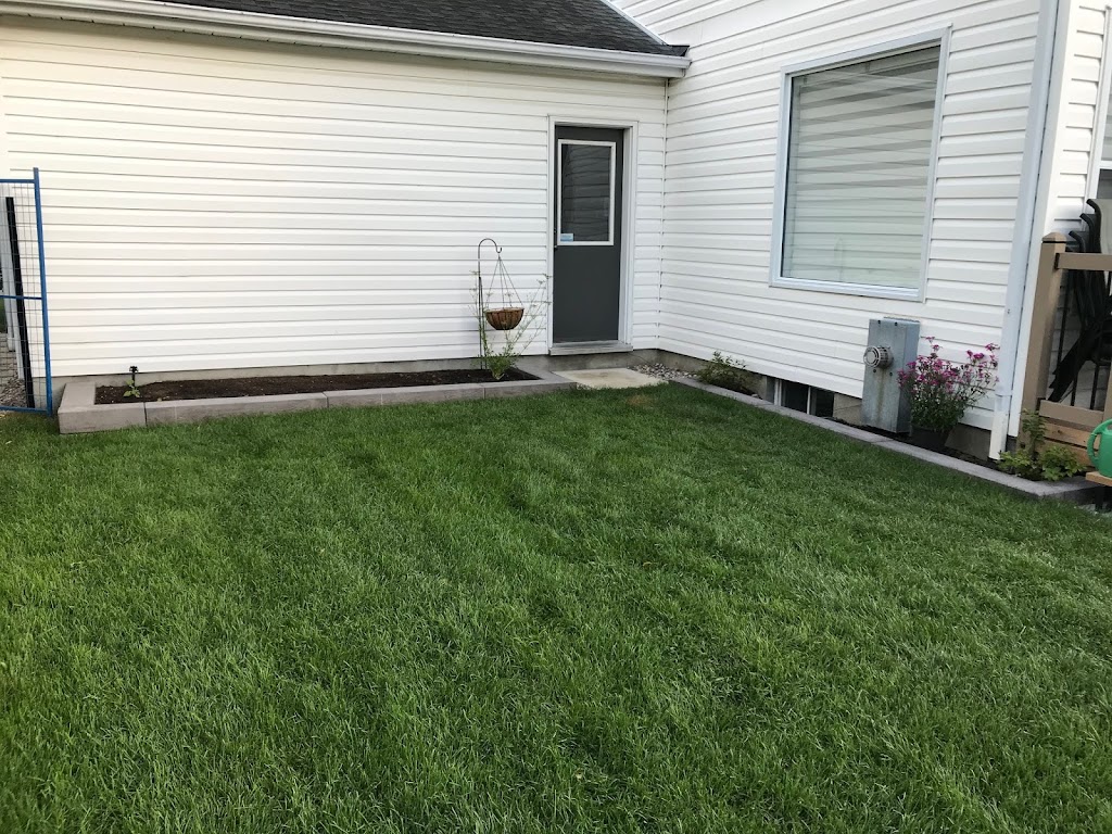 Clean Cut Lawn & Lot Maintenance | 5891 Flewellyn Rd, Stittsville, ON K2S 1B6, Canada | Phone: (613) 836-6324