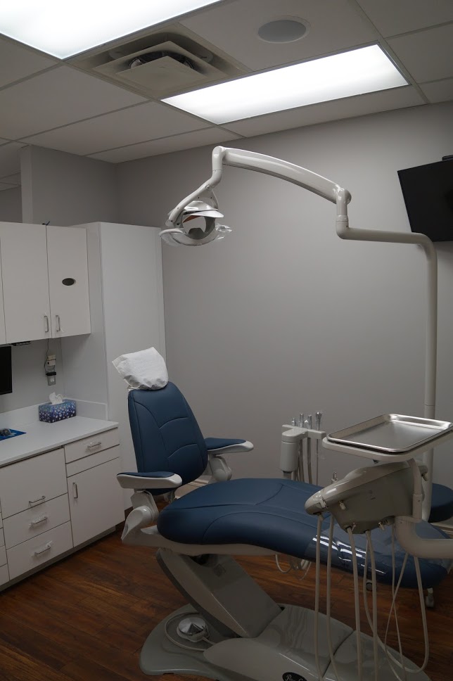 Rebecca Dental Clinic | 170 Rebecca St Unit E, Oakville, ON L6K 1J6, Canada | Phone: (905) 842-5151