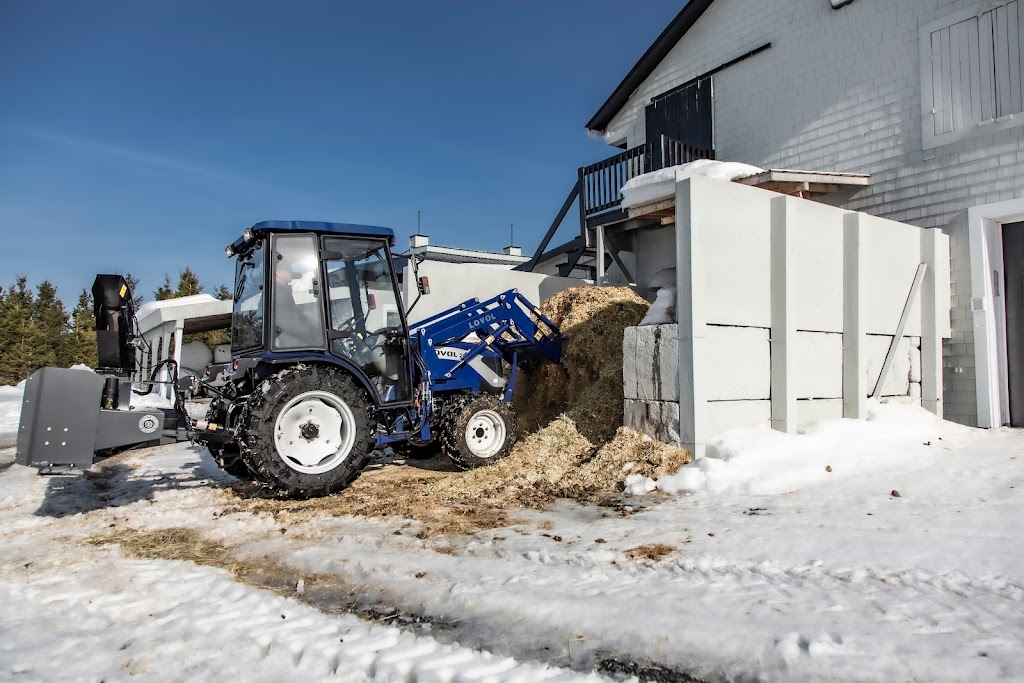 Tracteurs compacts LOVOL - LOVOL Agriculture | 24 Rue Industrielle, Saint-Benoît-Labre, QC G0M 1P0, Canada | Phone: (418) 227-2077