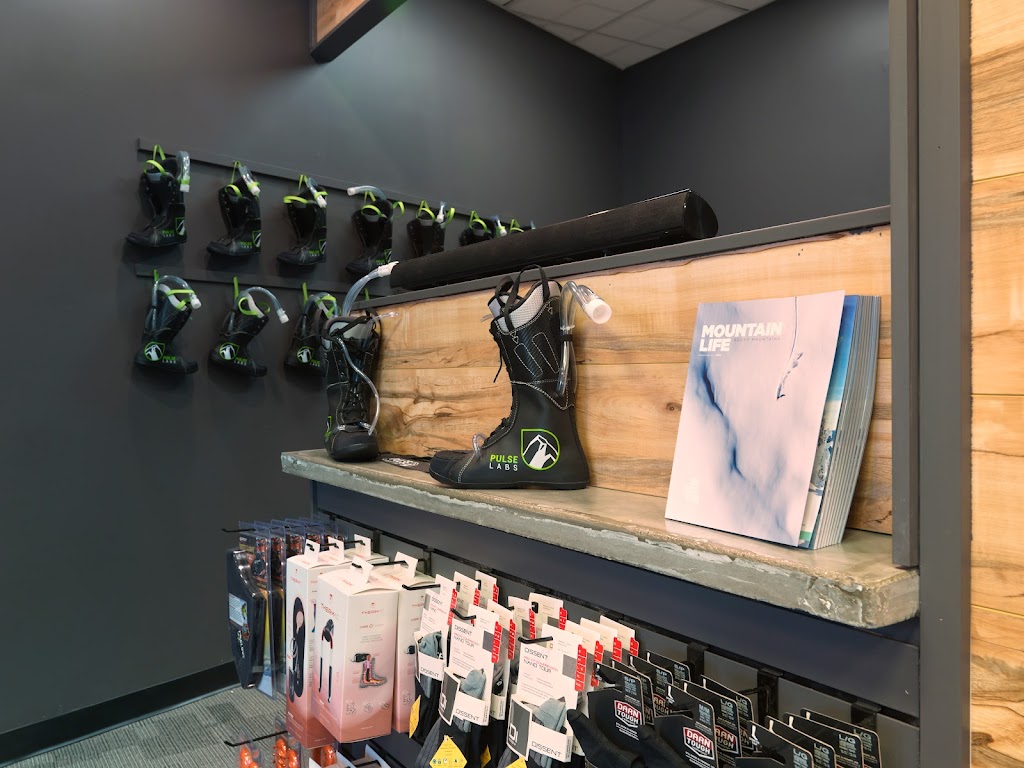 Pulse Boot Lab & Ski Co. Banff | Fairmont Banff Springs Conference Centre, 405 Spray Ave, Banff, AB T1L 1J4, Canada | Phone: (403) 985-4099