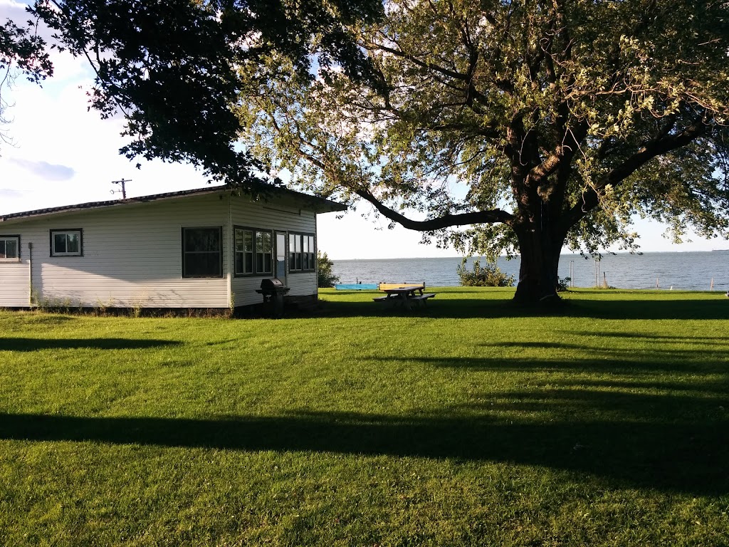 Zanes Bayview Cottages | 75 N Shore Rd, Pelee Island, ON N0R 1M0, Canada | Phone: (519) 724-2929