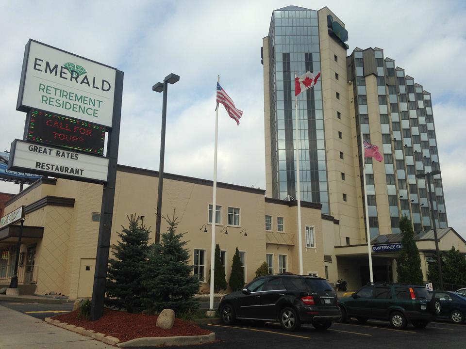 Emerald Retirement Residence | 5807 Ferry St, Niagara Falls, ON L2G 1S8, Canada | Phone: (905) 358-2500