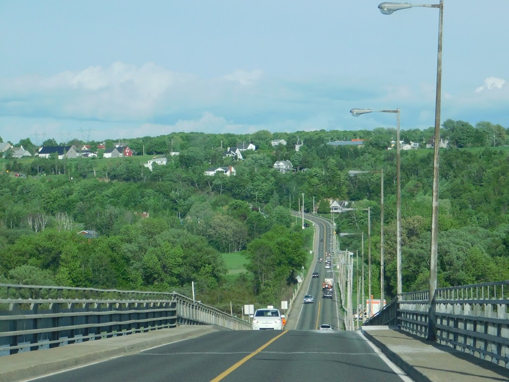 Les Promenades du Sud | 940 Chemin du Sault, Saint-Romuald, QC G6W 8A7, Canada | Phone: (418) 839-8321