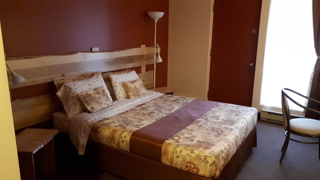 Auberge du Jardin | 71 Rue Dumas, Petit-Saguenay, QC G0V 1N0, Canada | Phone: (418) 272-3444