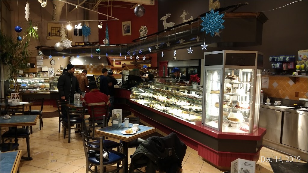 Caldense Bakery | 337 Symington Ave, Toronto, ON M6P 3X1, Canada | Phone: (416) 535-9993