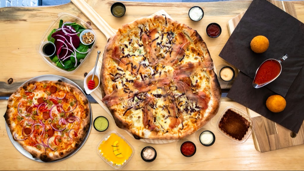 SlowSouth Pizza | 1588 Dundas St W, Toronto, ON M6K 1T8, Canada | Phone: (416) 588-8010