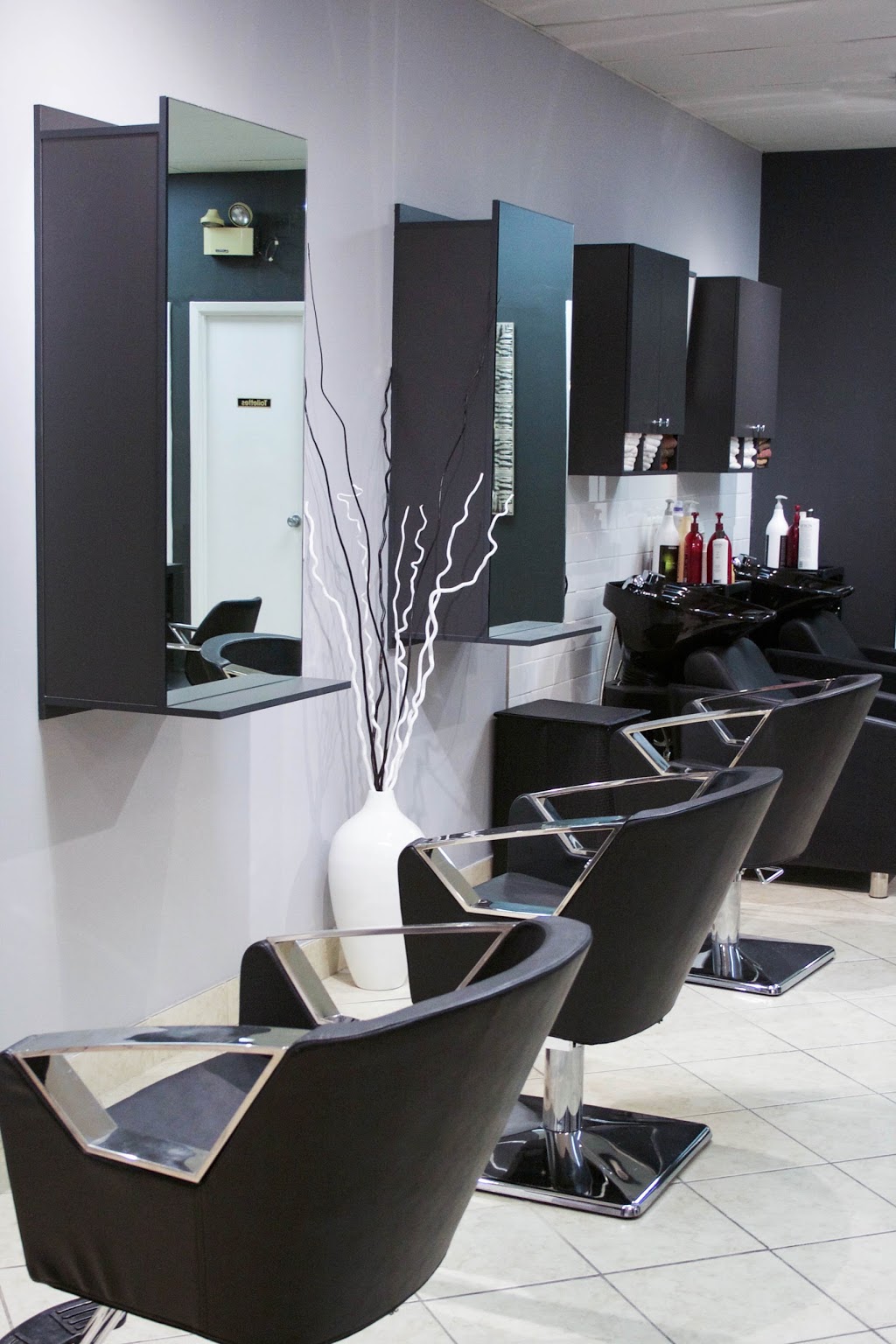 Coiffure 440 Elle & Lui | 3535 Autoroute Jean-Noël Lavoie Ouest, Marché Public 440, Laval, QC H7P 5G9, Canada | Phone: (450) 682-5678