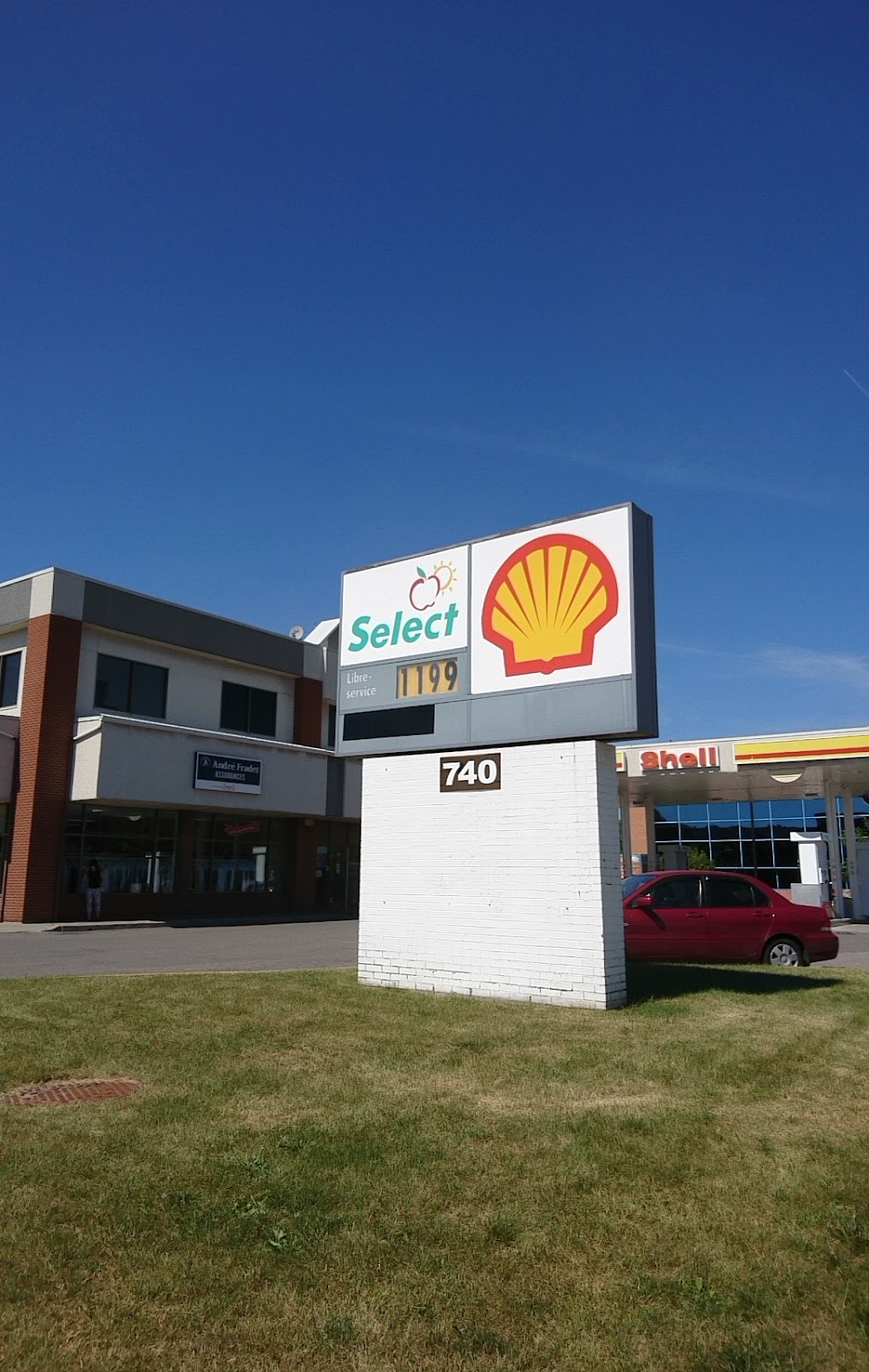 Shell | 720 Boulevard Lebourgneuf, Québec, QC G2J 1A8, Canada | Phone: (418) 623-7402