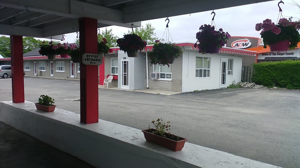 Travellers Motel | 784 Ontario St, Stratford, ON N5A 3K1, Canada | Phone: (519) 271-3830