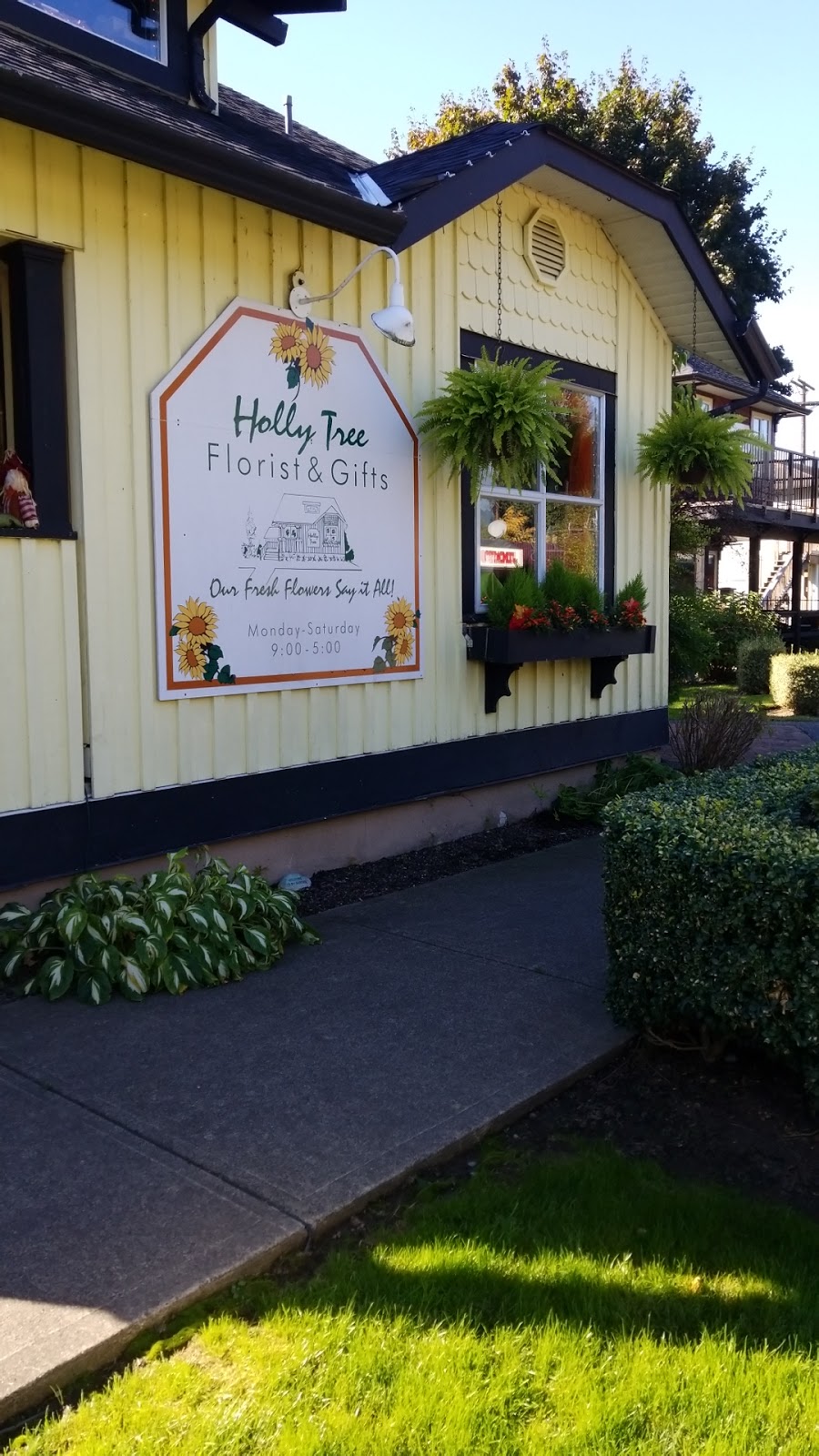 Holly Tree Florist & Gifts | 7220 Pioneer Ave, Agassiz, BC V0M 1A0, Canada | Phone: (604) 796-2596