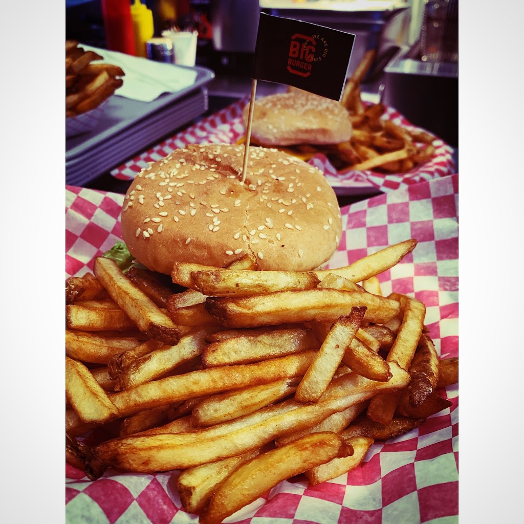 Big Burger | Mall Location, 670 University Ave, Charlottetown, PE C1E 1H6, Canada | Phone: (902) 894-3634