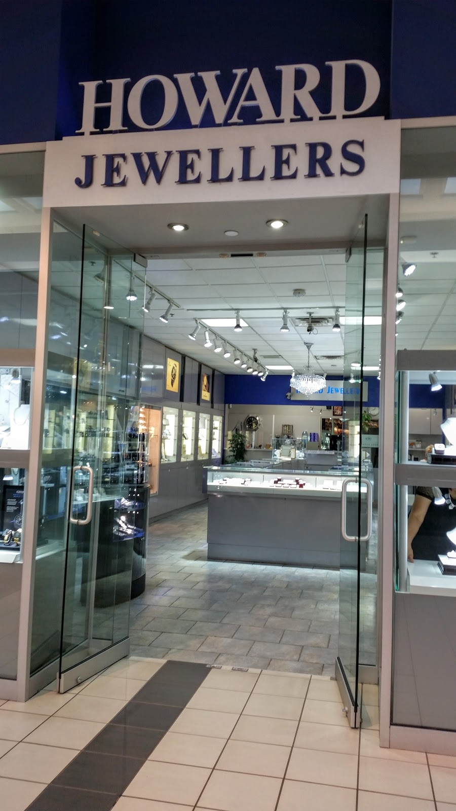 Howard Jewellers | 17600 Yonge St, Newmarket, ON L3Y 4Z1, Canada | Phone: (905) 836-2726