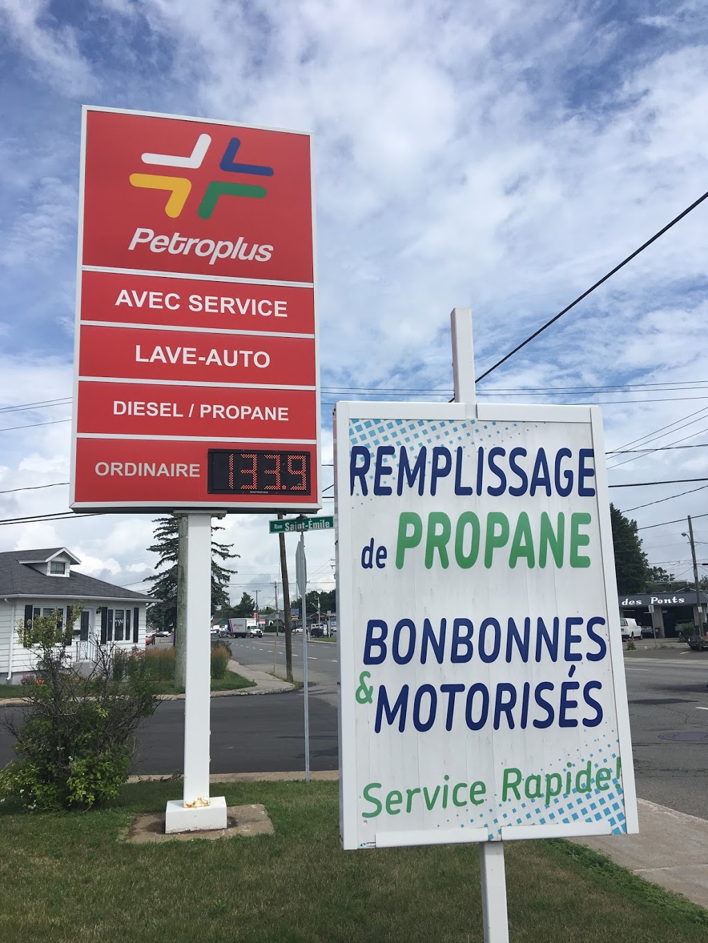 Petro Plus Trois-rivieres | 240 Boulevard Thibeau, Trois-Rivières, QC G8T 6Y1, Canada | Phone: (819) 374-1559