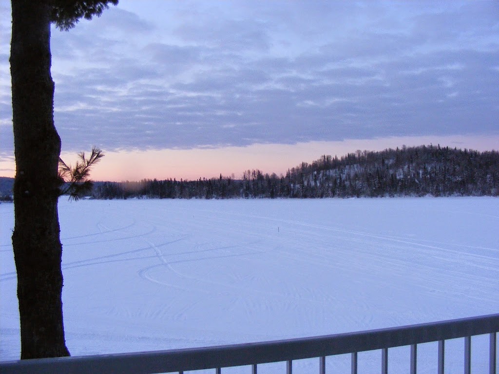 Pourvoirie Le Goeland | 2050 Chem. du Lac Édouard, Lac-Édouard, QC G0X 3N0, Canada | Phone: (819) 653-2006