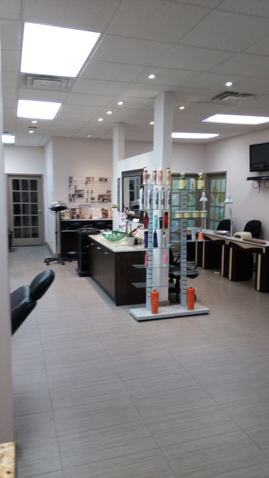 La CREATIVE SALON & SPA | 925 Main St E #4, Milton, ON L9T 4H8, Canada | Phone: (905) 876-3671