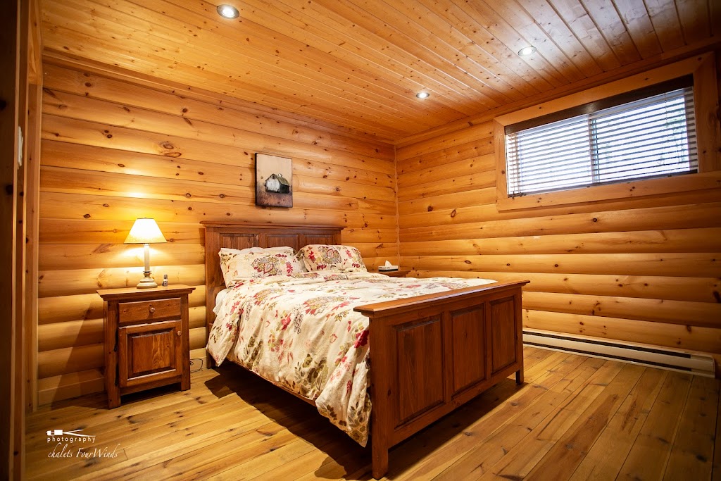 Chalet Kanata | 143 Pavillon-Kanata, Amherst, QC J0T 2L0, Canada | Phone: (438) 990-1077