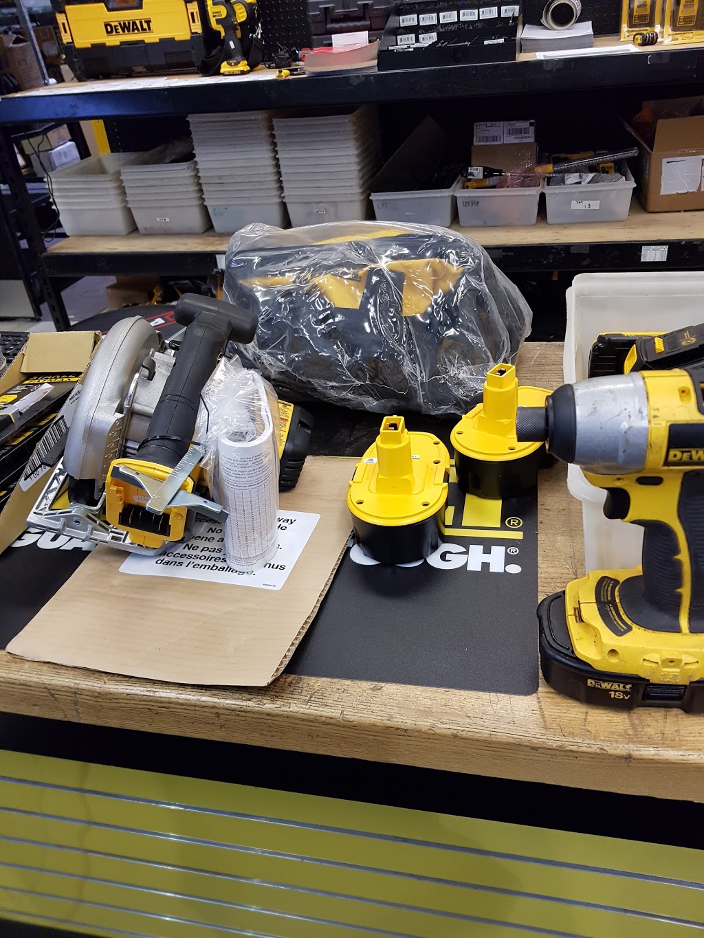 DeWalt | 7250 Boul Langelier, Saint-Léonard, QC H1S 2X6, Canada | Phone: (514) 722-1021