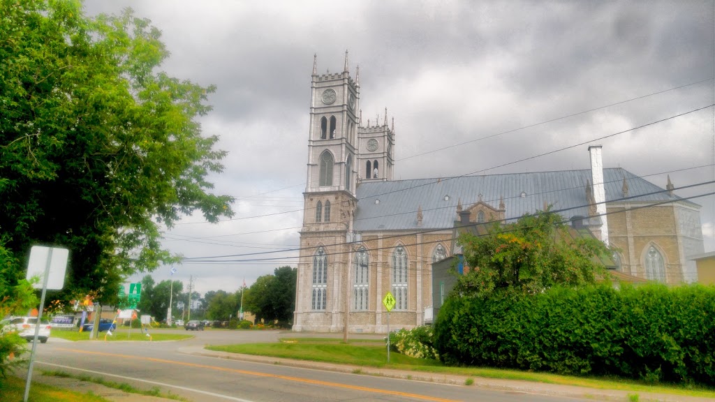 Église catholique Sainte-Anne-de-la-Pérade | 201 Rue Sainte-Anne, Sainte-Anne-de-la-Pérade, QC G0X 2J0, Canada | Phone: (418) 325-2025