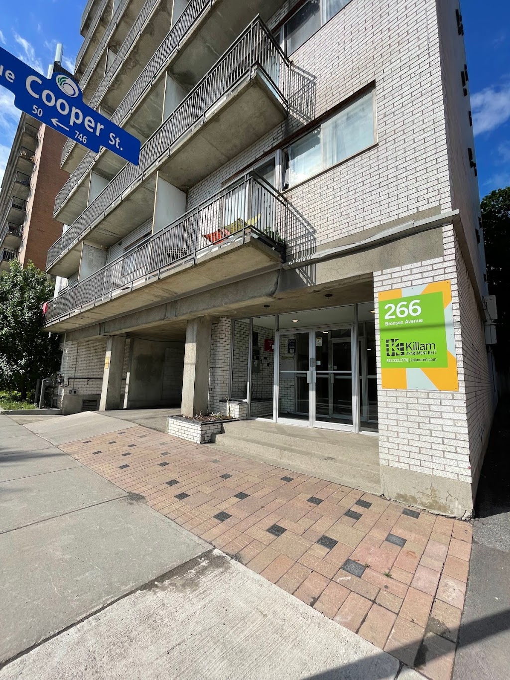 266 Bronson Avenue Apartments | 266 Bronson Ave, Ottawa, ON K1R 6H8, Canada | Phone: (833) 840-4126