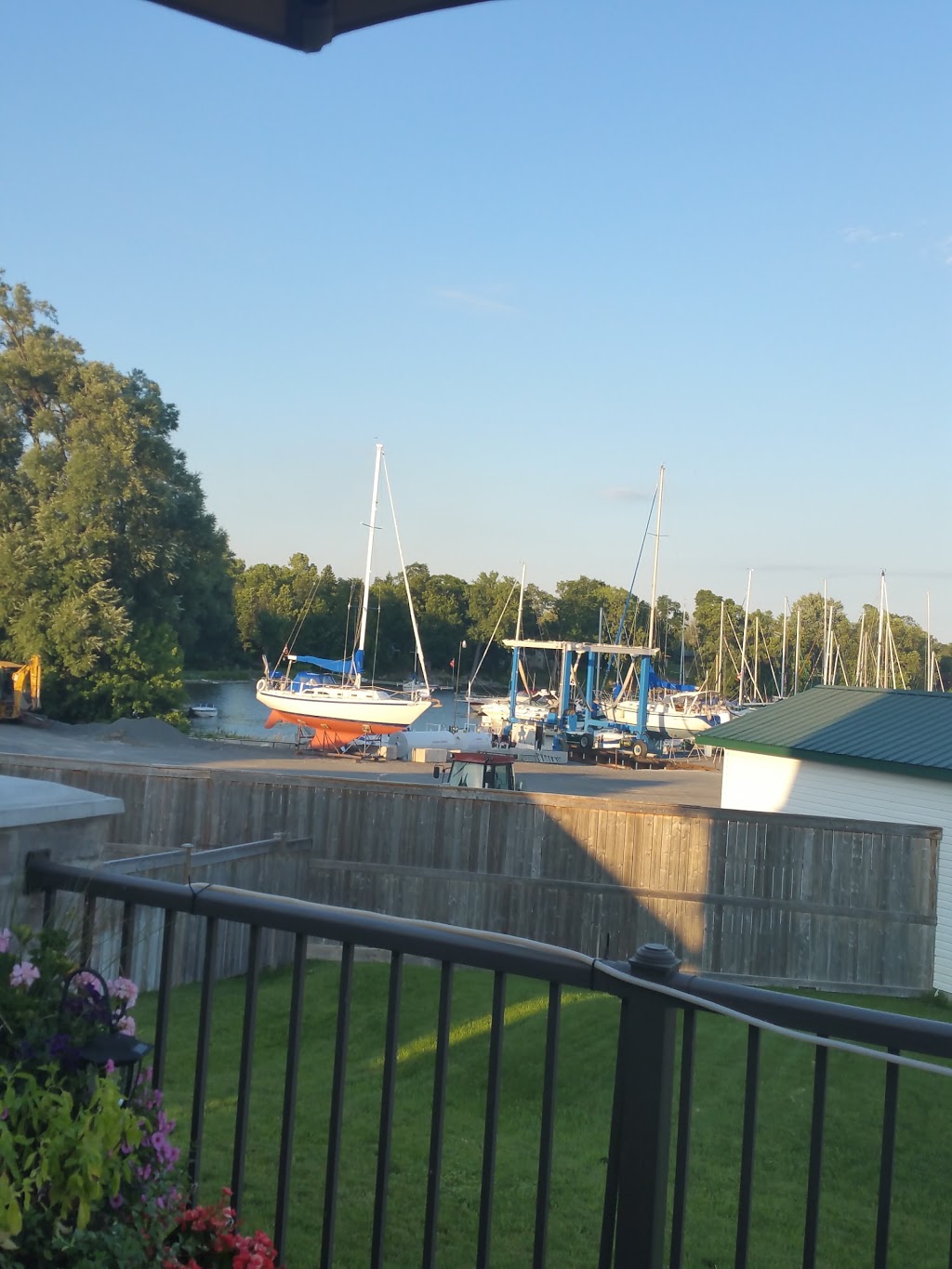 Loyalist Cove Marina | 100 Bayshore Drive, (20 minutes west of Kingston), Bath, ON K0H 1G0, Canada | Phone: (613) 352-3478