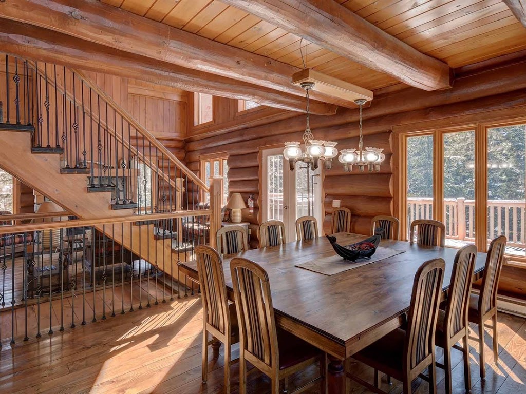 Chalet Au Refuge des Cerfs | 8 Chemin des Lilas, Lac-Supérieur, QC J0T 1P0, Canada | Phone: (450) 806-0770