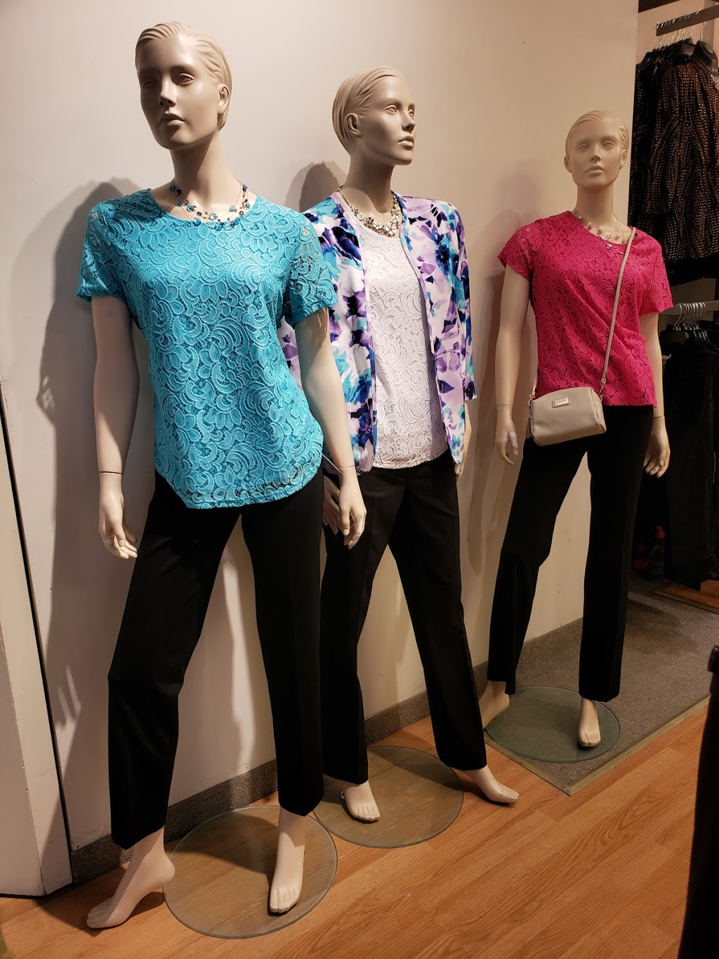 Nygard Fashion Outlet | 1250 S Service Rd #17, Mississauga, ON L5E 1V4, Canada | Phone: (905) 891-6136