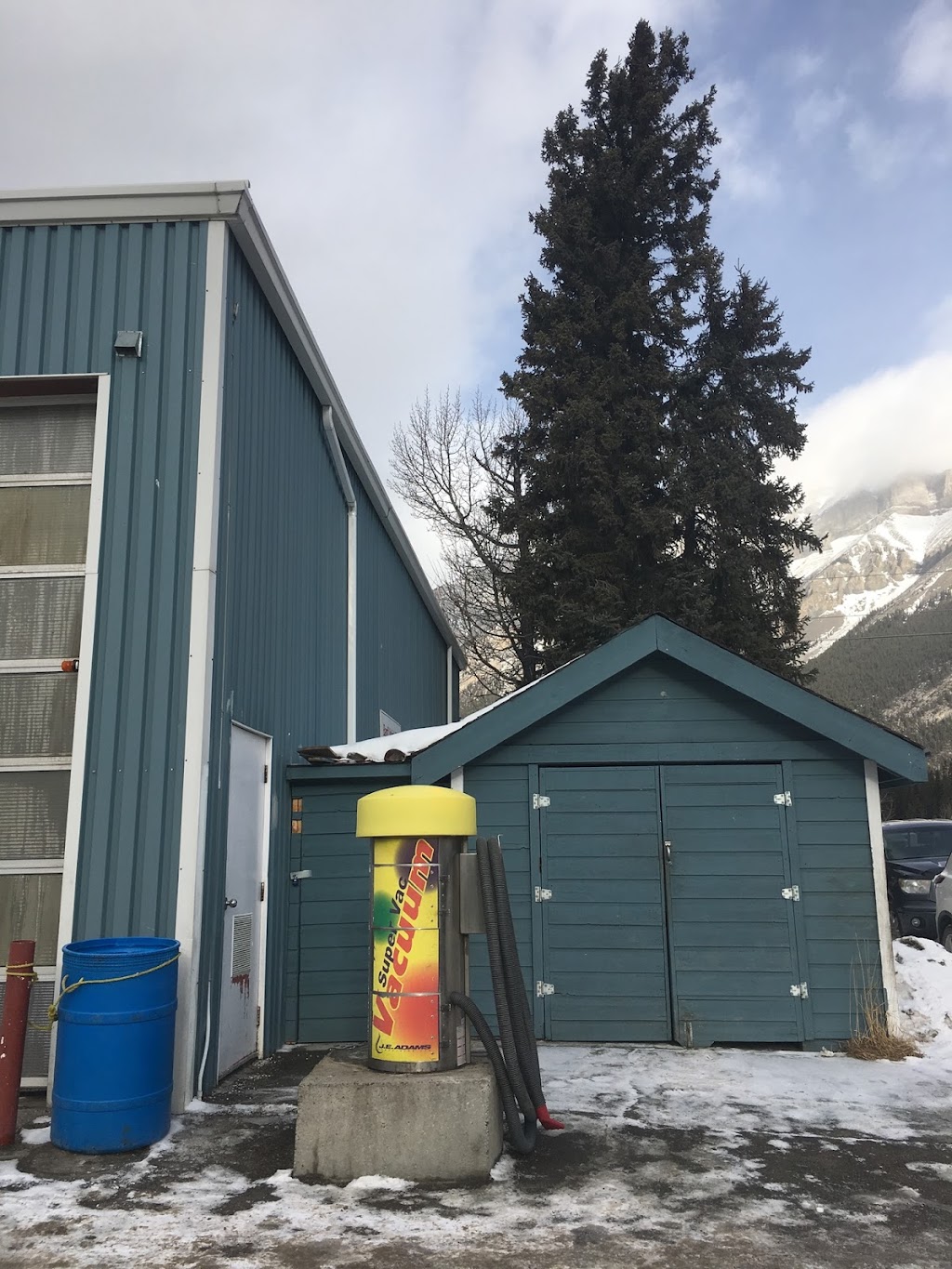 Banff Car Wash | 101 Eagle Crescent, Banff, AB T1L 1B7, Canada | Phone: (403) 763-8185