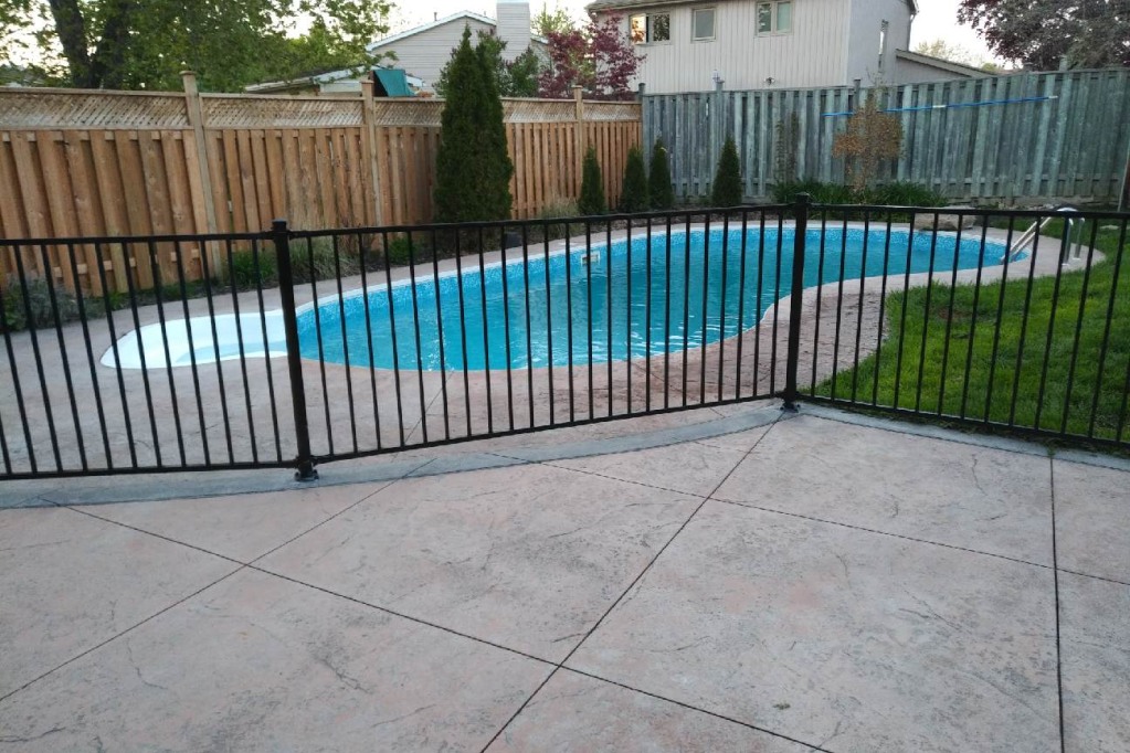 Elegance Fence And Railing | 2500 Williams Pkwy #59, Brampton, ON L6S 5M9, Canada | Phone: (647) 923-5500