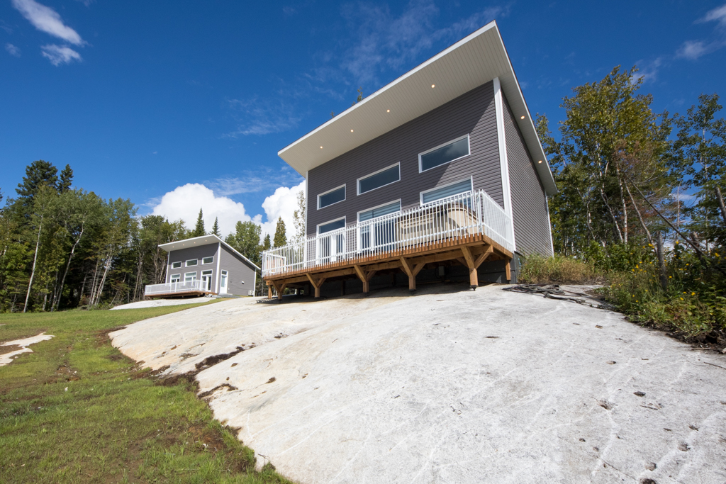 Chalets Locatifs : Les triplés du Rocher | 200 Chem. du Faubourg des Jardins, Alma, QC G8B 5V3, Canada | Phone: (418) 719-0677