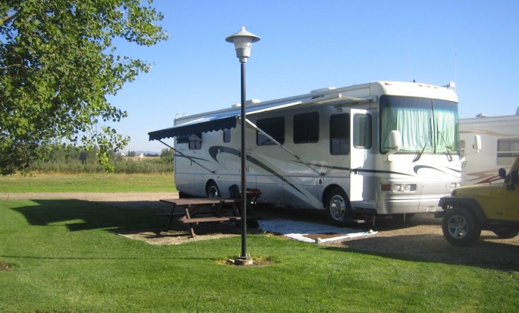 Apple Orchard RV Park | 4390 Wallace Hill Rd, Kelowna, BC V1W 4C3, Canada | Phone: (250) 764-3442