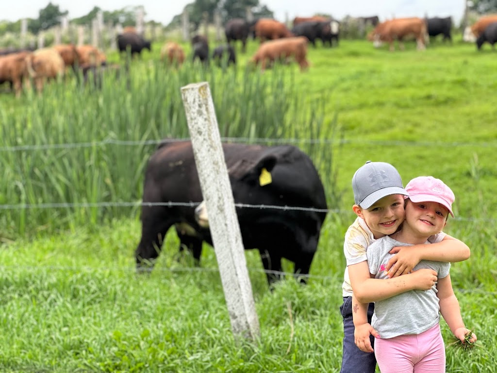 FERME ROGER FORTIER ET FILS | 827 Chem. Gosford, Saint-Pierre-Baptiste, QC G0P 1K0, Canada | Phone: (418) 332-0466