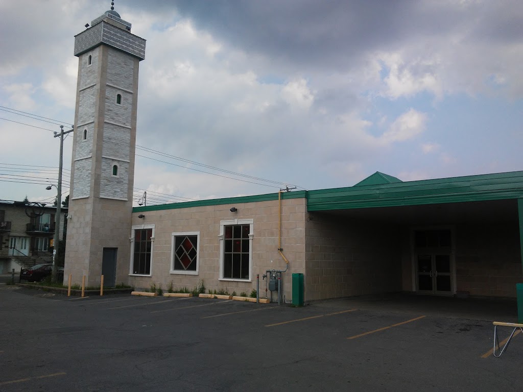 Noor Al Islam Masjid | 10395 Avenue Pelletier, Montréal-Nord, QC H1H 3R2, Canada | Phone: (514) 416-6244