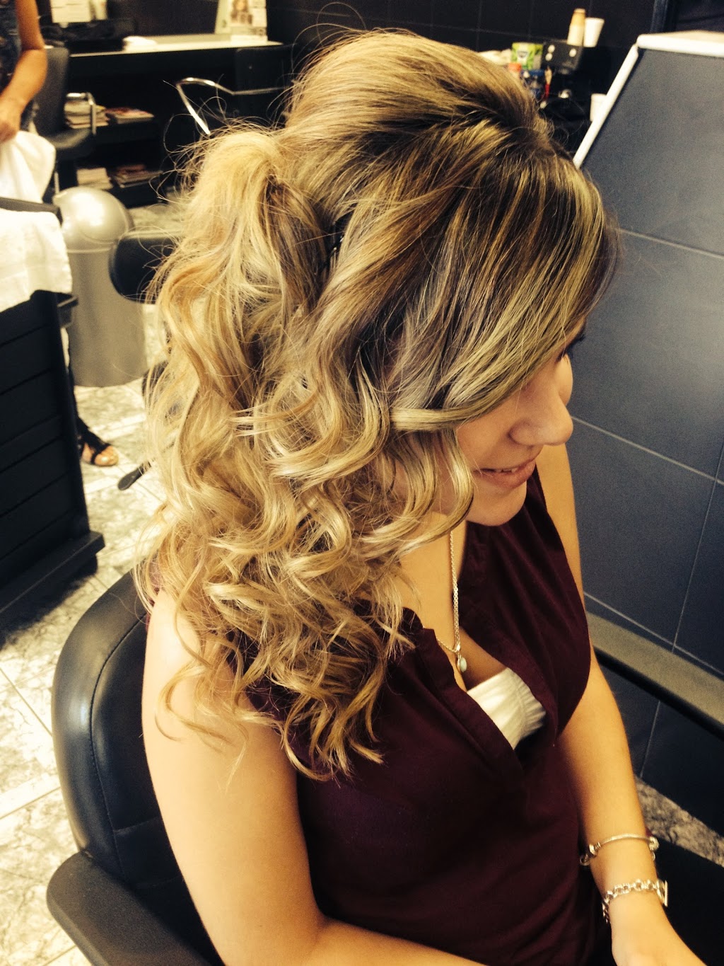 Hollywood Hair (The Original) | 23 Conservation Dr, Brampton, ON L6Z 4R3, Canada | Phone: (905) 840-1972