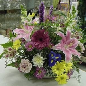 One To One Flowers Ltd. | 1960 Lawrence Ave E, Scarborough, ON M1R 2Z1, Canada | Phone: (416) 285-9579