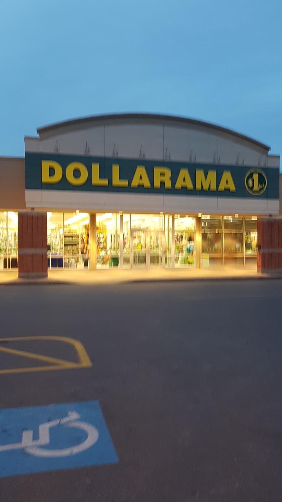 Dollarama | 458 Chemin de la Grande-Ligne, Rigaud, QC J0P 1P0, Canada | Phone: (450) 451-1249