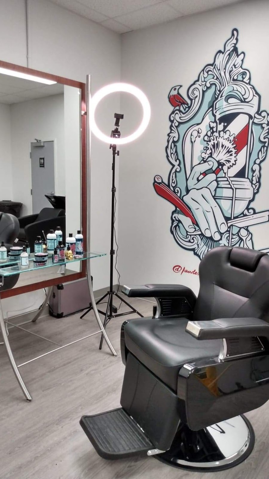 Salon de barbier LA BOÎTE | 2301 Rue Versailles Local: 105B, Mascouche, QC J7K 0E6, Canada | Phone: (514) 914-4693