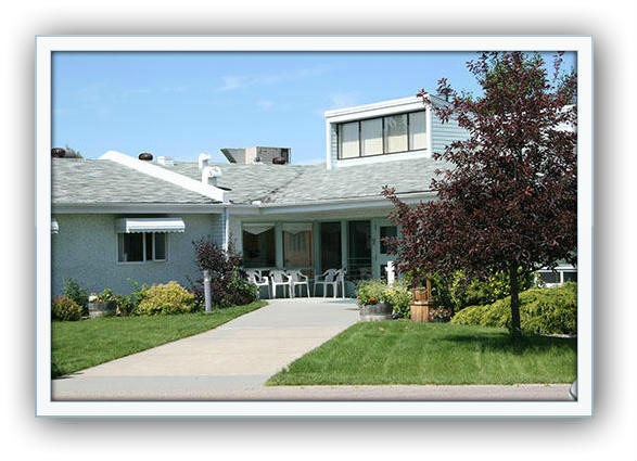 Cloverleaf Manor Lodge | 5204 53 Ave, Warburg, AB T0C 2T0, Canada | Phone: (780) 848-7717