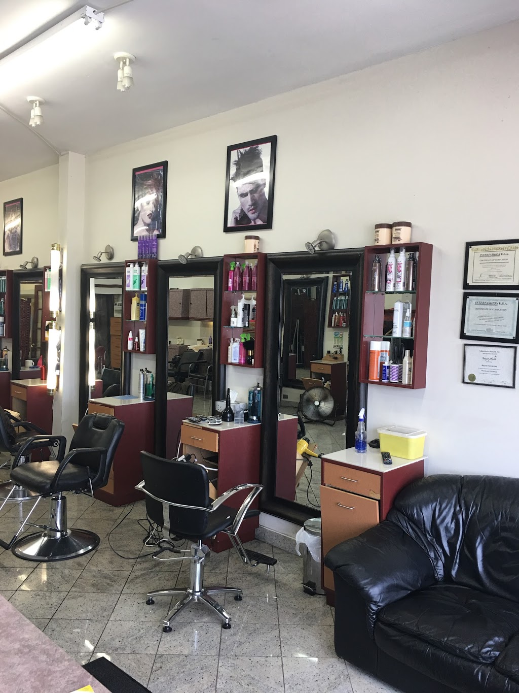 Mauros Beauty Salon | 2523 Finch Ave W, North York, ON M9M 2G1, Canada | Phone: (416) 749-0123