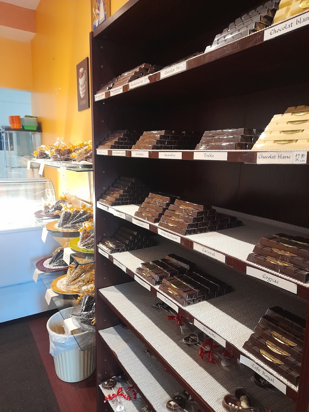 Chocolaterie Belge Muriel | 8 Rue Principale N, Sutton, QC J0E 2K0, Canada | Phone: (450) 538-0139