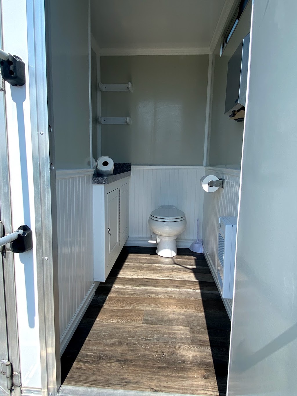 Primetime Washroom Rentals | 15086 48 Ave, Surrey, BC V3Z 1G9, Canada | Phone: (604) 825-8105