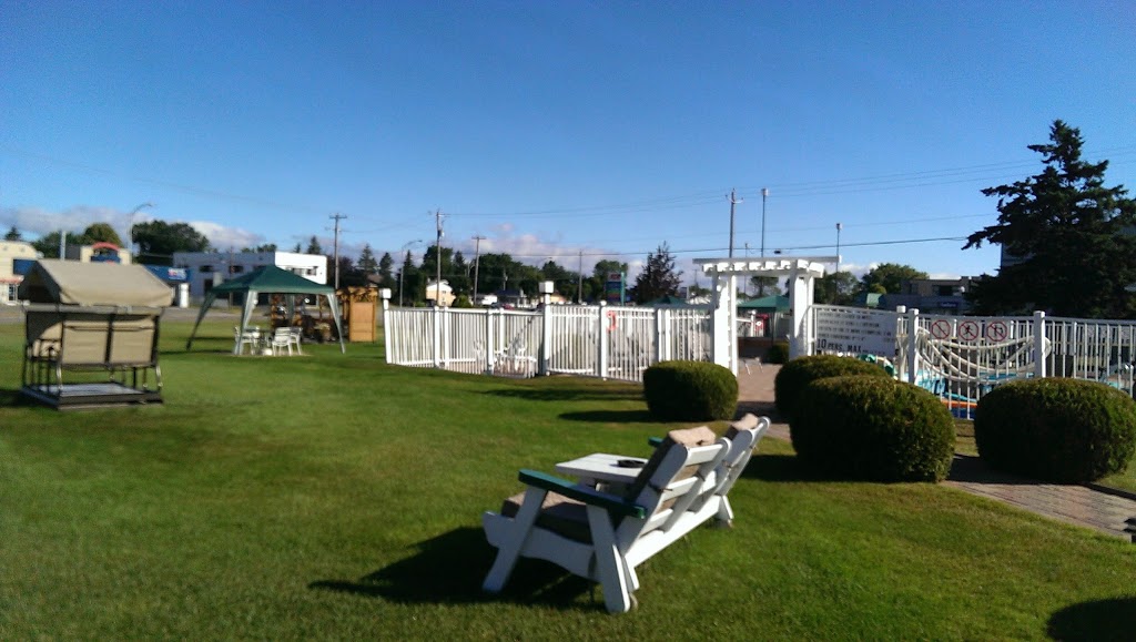 Motel Lyn | 3900 Boulevard Guillaume-Couture, Lévis, QC G6W 1H7, Canada | Phone: (418) 833-7763