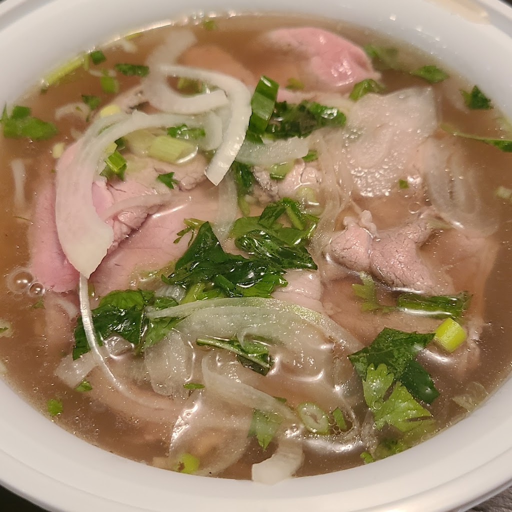 Gibsons Pho Le | 900 Gibsons Way #8, Gibsons, BC V0N 1V8, Canada | Phone: (604) 840-0128