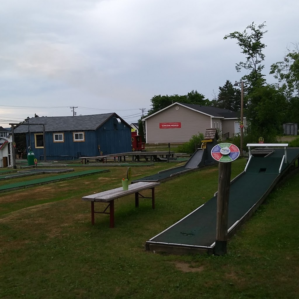 Mauries Mini-Putt & Ice Cream | 1196 Water St, Miramichi, NB E1N 1A2, Canada | Phone: (506) 424-7265